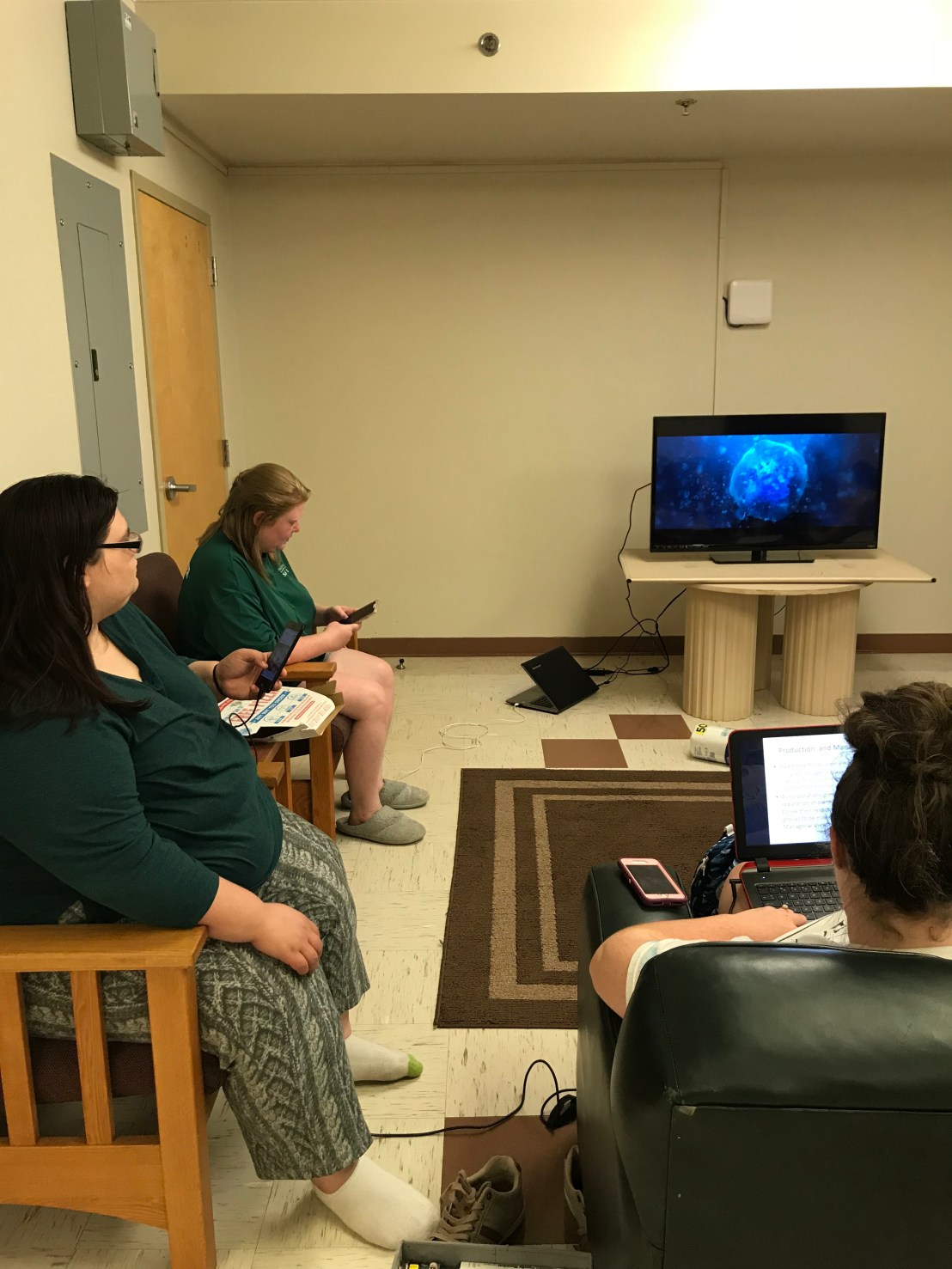 CNlZLQBjQLutkVcgXBfrYQ